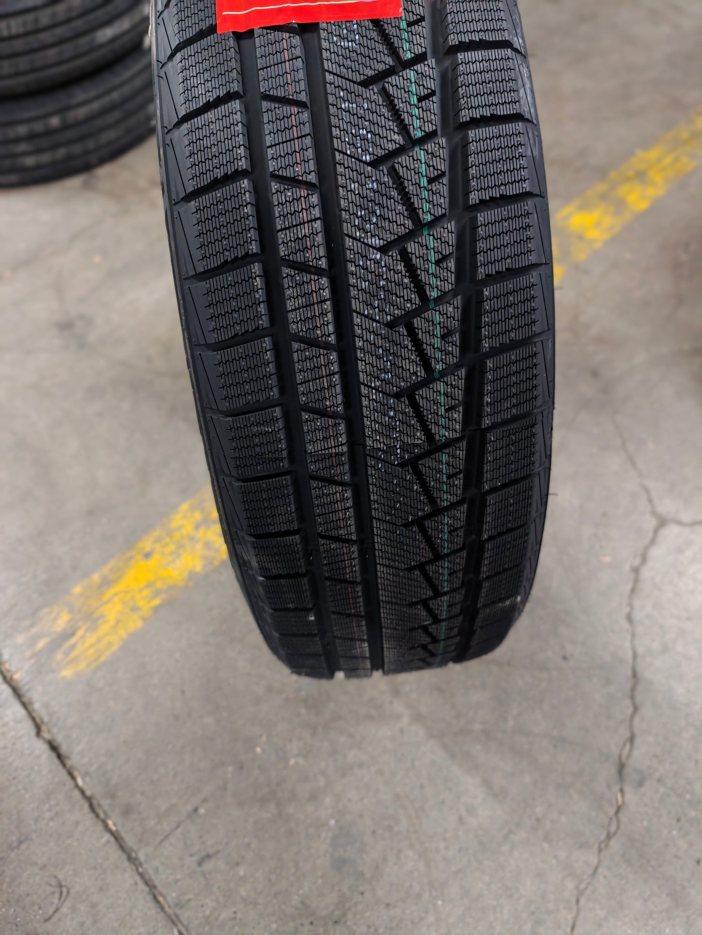 235/65R18 106T ice5 COTECHOO WINTER