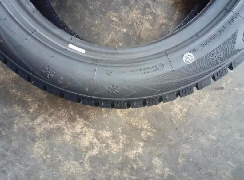 LT265/70R17 121/118Q ICEPLUS STUD Ⅲ FRONWAY WINTER